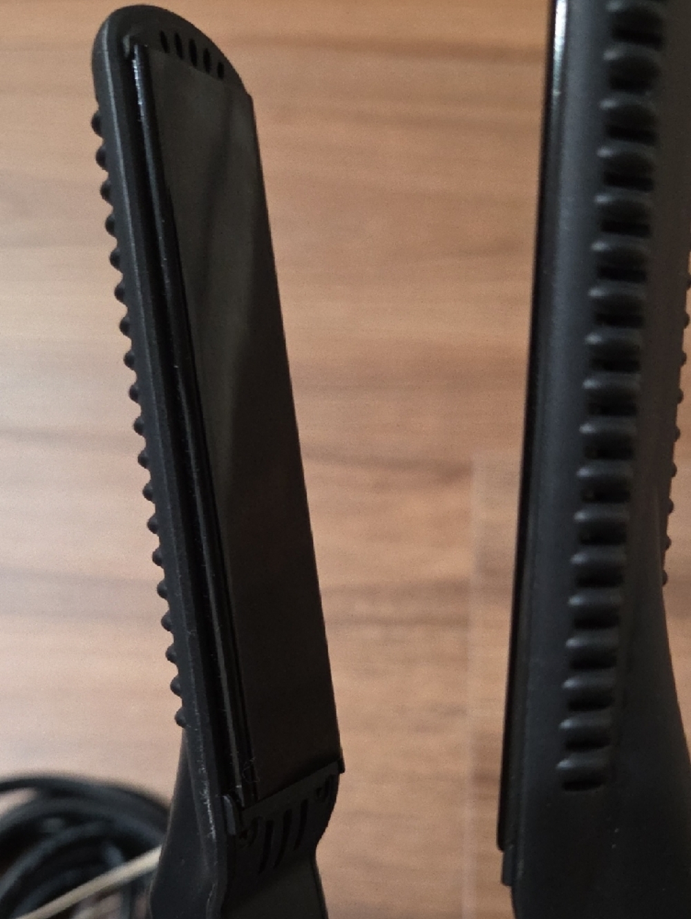 CROC Classic Black Heated Hair Straightening Brush - Picture 6 of 9